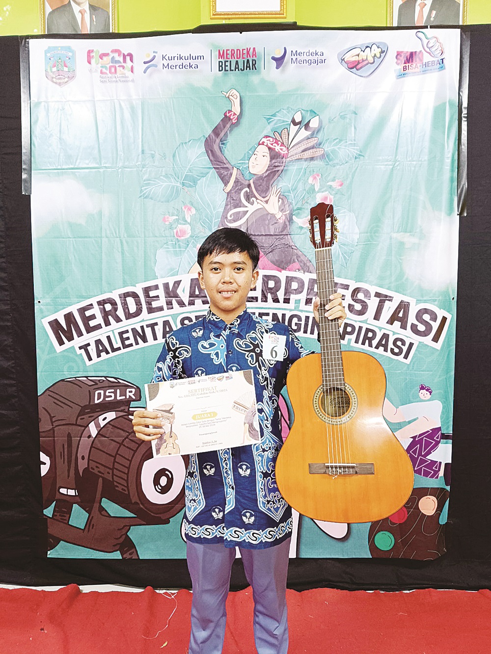 PRESTASI: Ery Pengiran meraih juara satu lomba gitar solo tingkat kabupaten Nunukan dan juara dua tingkat provinsi Kaltara.