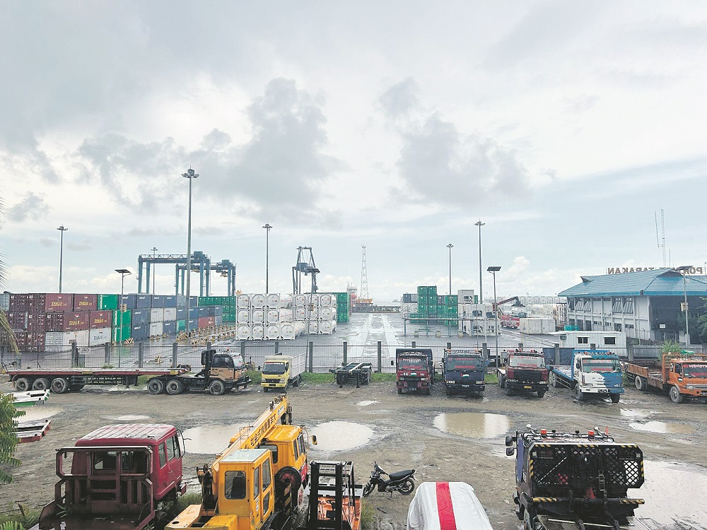 REALISASI: Memasuki semester pertama 2024 realisasi Bea Cukai Tarakan sudah hampir mencapai target. FOTO: ELIAZAR/RADAR TARAKAN
