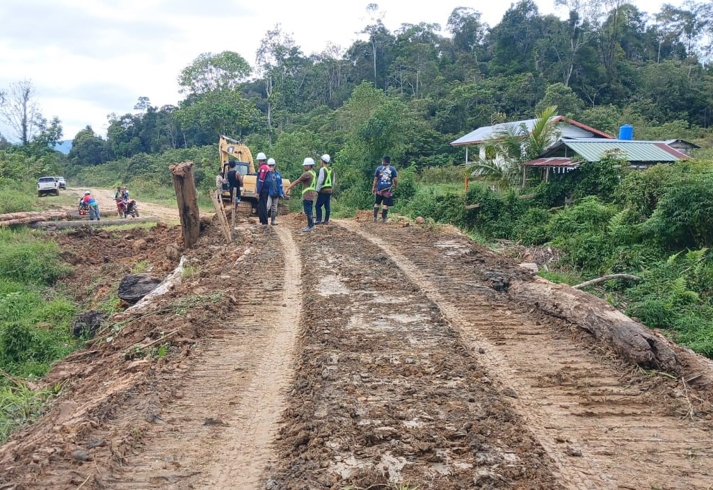 PERBAIKAN : Kegiatan Perbaikan Jembatan Akses Sementara Untuk Menunjang Kegiatan Mobilisasi Peralatan dan Material ke Lokasi Pekerjaan