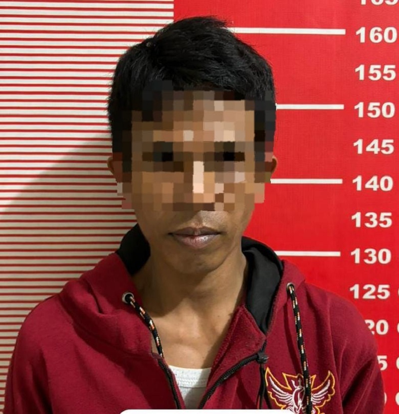 DOK POLRES NUNUKAN DIAMANKAN: Pelaku MA (35) diamankan di Polsek KSKP setelah diduga melakukan penikaman terhadap temannya.