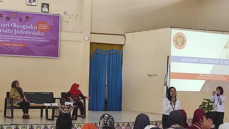 BERI ARAHAN: Salah satu narasumber memberikan arahan dalam upaya pencegahan radikalisme.