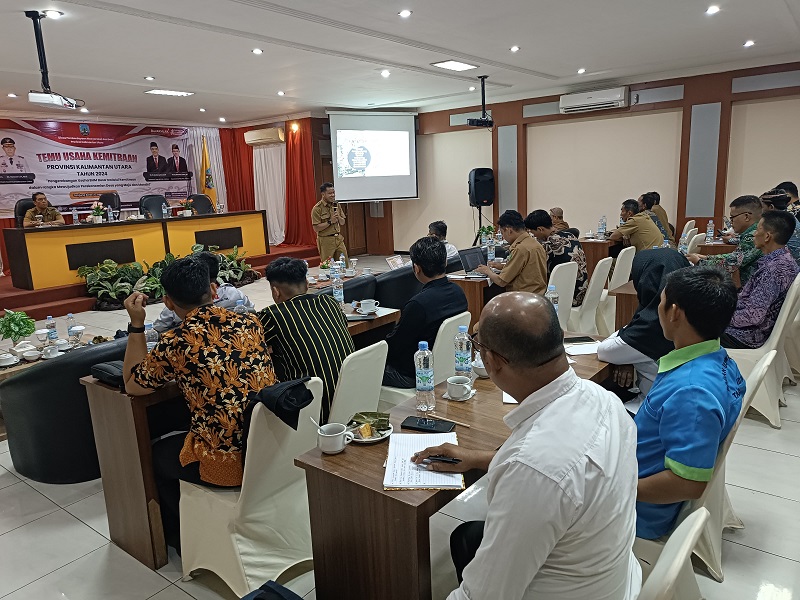 IWAN K/RADAR KALTARA DUKUNGAN: Kepala DPMD Kaltara, Edy Suharto memaparkan soal kesejahteraan dan perekonomian desa.