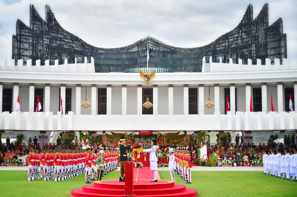 BPMI Setpres PIMPIN LANGSUNG : Presiden Jokowi memimpin Upacara Peringatan Detik-Detik Proklamasi Kemerdekaan ke-79 Republik Indonesia Tahun 2024 di Lapangan Upacara Istana Negara Ibu Kota Nusantara