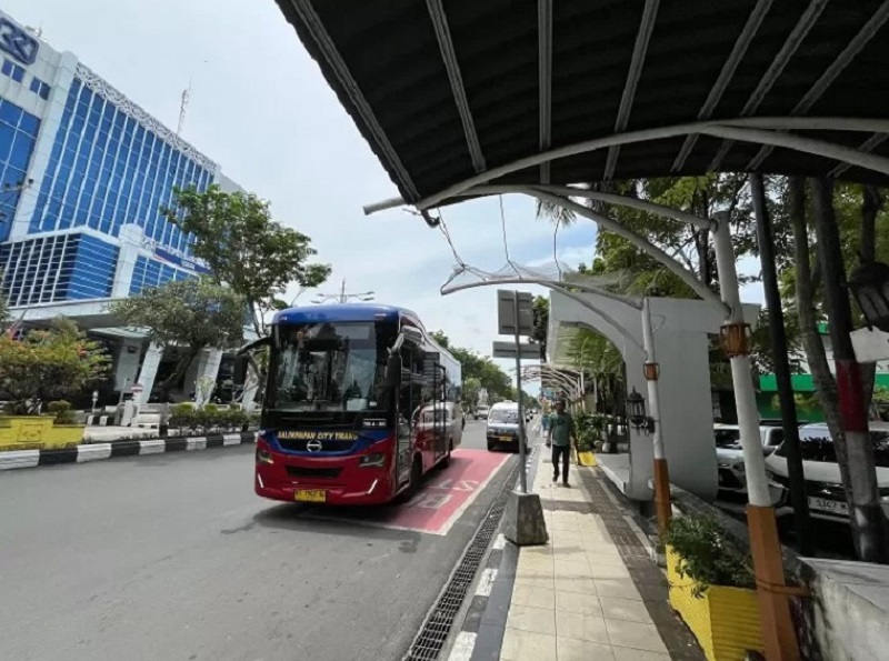 ANGGI PRADITHA/KP KEMBALI BEROPERASI: Balikpapan City Trans hadir dengan jadwal operasional baru yang lebih cepat, dimulai dari pukul 05.30 hingga 21.30 Wita.