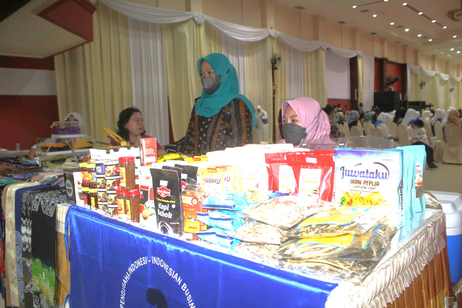AGUS DIAN ZAKARIA/RADAR TARAKAN IKUT PAMERAN: Sejumlah produk UMKM Tarakan.