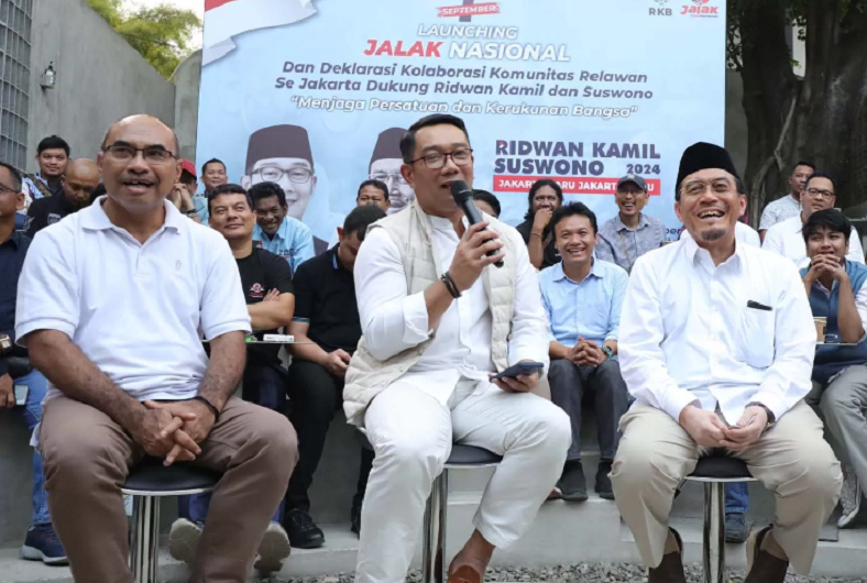 MAJU PILKADA: Calon Gubernur DKI Jakarta Ridwan Kamil dan Calon Wakil Gubernur Suswono saat ditemui Kawasan Jakarta, Minggu (1/9/2024). (Fedrik Tarigan/ Jawa Pos)