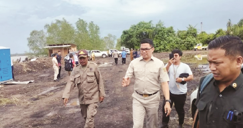 DENNY/KP KAWASAN BARU: Andi Harun ketika meninjau kawasan Pelabuhan multipurpose yang dibangun oleh investor di Kelurahan Bantuas Kecamatan Palaran, Senin (9/9).