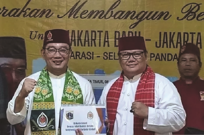BERDAYAKAN RW: Bakal calon gubernur (Bacagub) DKI Jakarta Ridwan Kamil. (Syaiful Hakim/Antara)