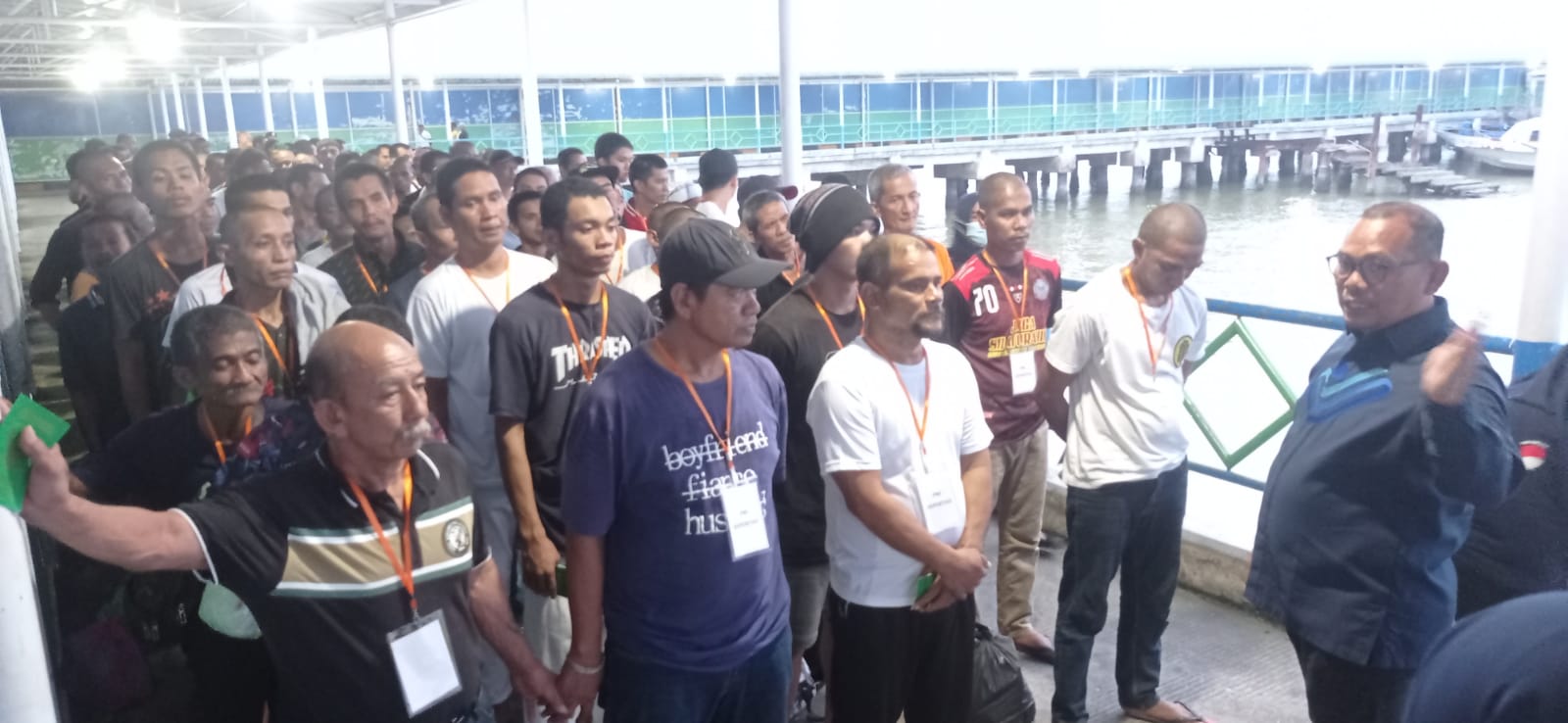 ASRULLAH/RADAR TARAKAN DIDEPORTASI: Pemulangan 236 orang PMI ini melalui Pelabuhan Tawau, Sabah menuju Pelabuhan Tunon Taka, Nunukan.