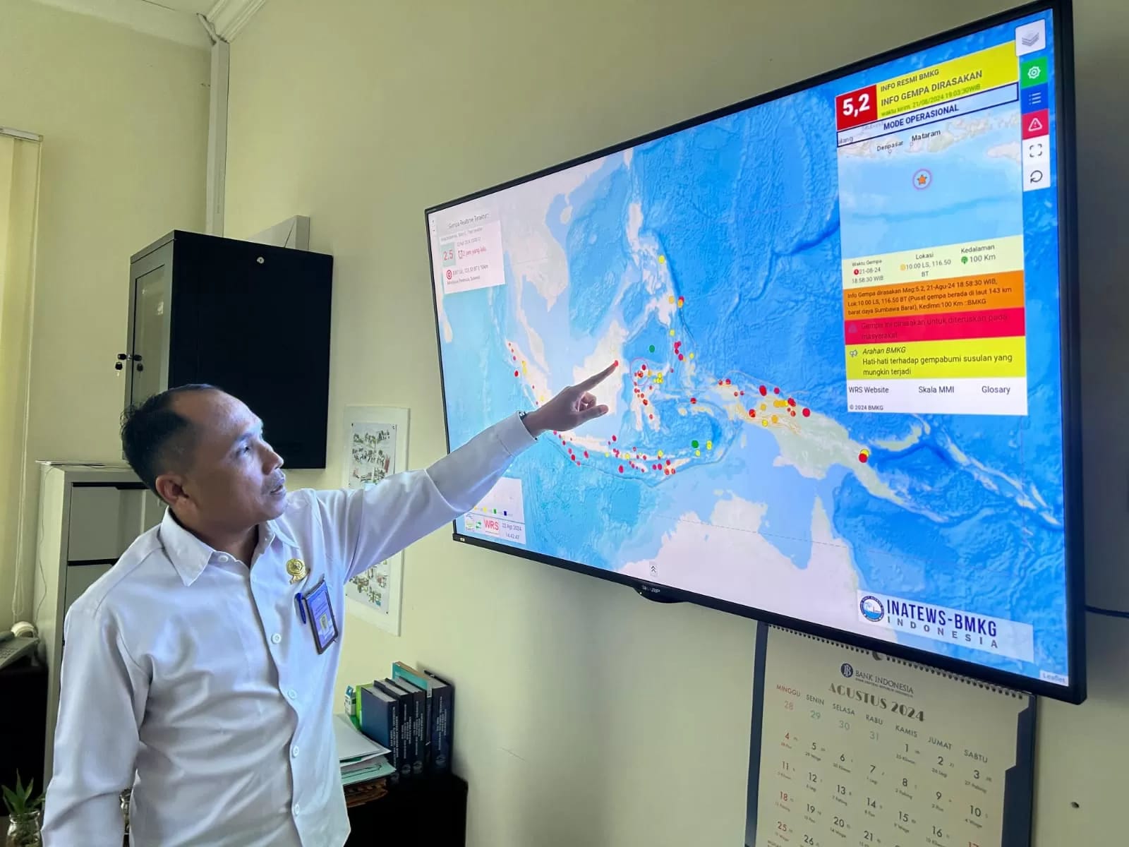 AGUS DIAN ZAKARIA/RADAR TARAKAN PREDIKSI BMKG: Kepala Stasiun Kelas III Juwata Tarakan, M. Sulam Khilmi menunjukkan kondisi iklim di Kaltara.