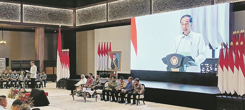 RIKIP/KP ATENSI 2 HAL :&nbsp; Presiden Joko Widodo akan memberikan pengarahan terkait dengan transisi pemerintahan dan netralitas kepada pejabat TNI-Polri di Istana Negara IKN, Kecamatan Sepaku, Kabupaten