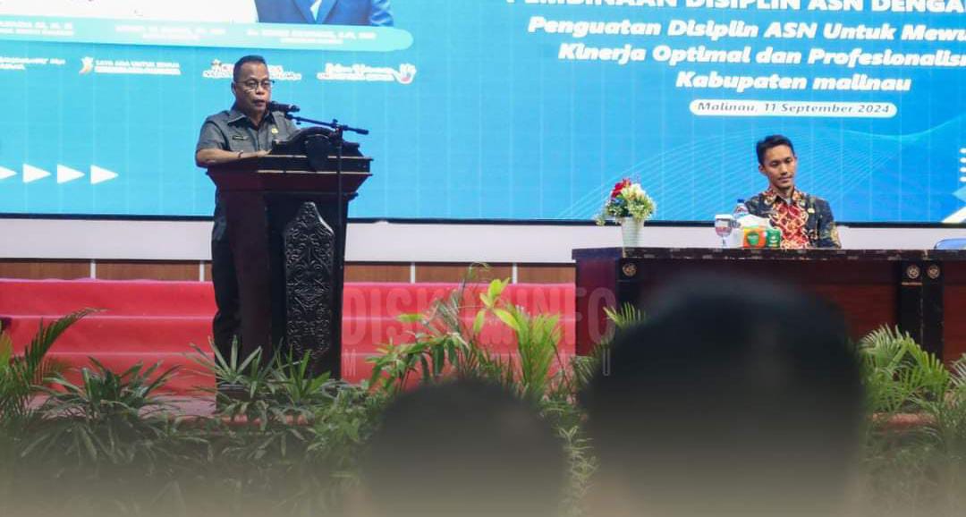 HADI ARIS ISKANDAR//RADAR TARAKAN Asisten I Bidang Pemerintahan dan Kesra Drs. H. Kamran Daik, M.Si., saat menyampaikan sambutan sekaligus membuka Sosialisasi Pembinaan Disiplin ASN bekerjasama