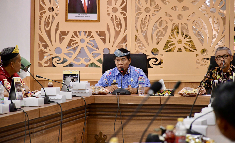 DKISP PAPARAN: Gubernur Kalimantan Utara (Kaltara), Dr. H. Zainal Arifin Paliwang, M.Hum, memimpin seminar pendahuluan studi kelayakan industri minyak kelapa sawit yang diselenggarakan oleh Dinas Per