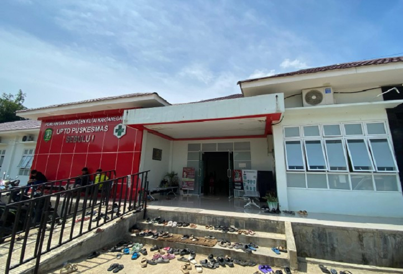 ISTIMEWA MAKAN KORBAN: Puskesmas Kecamatan Sebulu I tempat sejumlah korban keracunan massal di Desa Sebulu Ulu dirawat, dimana dua diantara meninggal dunia karena komplikasi penyakit.