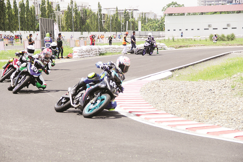ELIAZAR/RADAR TARAKAN BERSAING: Pembalap road race Kaltara yang bersaing dengan sejumlah pembalap nasional di PON XXI 2021 Aceh-Sumut.