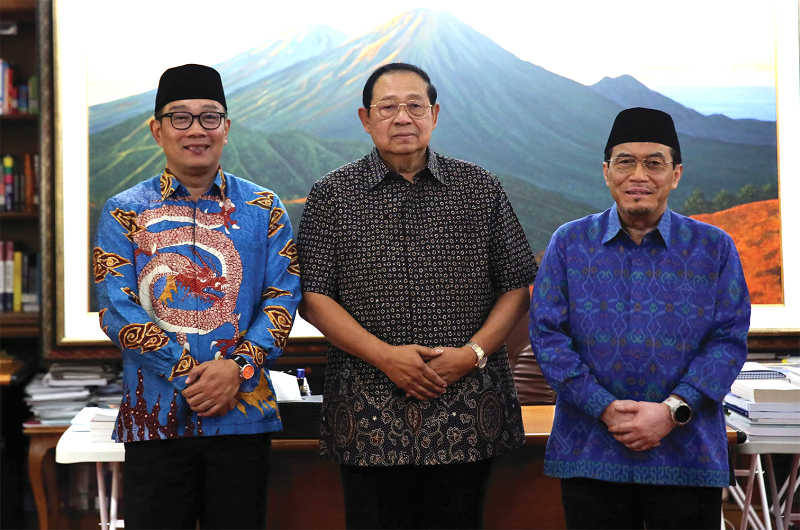 MINTA MASUKAN: Bakal Calon Gubernur Jakarta dan Calon Wakil Gubernur Jakarta Ridwan Kamil-Suswono (RIDO) bertemu untuk minta masukan dengan mantan Presiden RI Susilo Bambang Yudhoyono (SBY) di Cikeas,