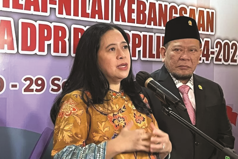 AMANAH RAKYAT: Ketua DPP PDIP Puan Maharani saat memberikan keterangan kepada awak media di kawasan Karet Tengsin, Jakarta, Sabtu (21/9/2024). (ANTARA)