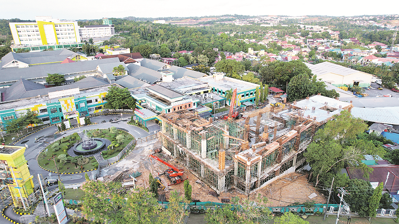 KP BERHASIL: Upaya pemerintah dalam meningkatkan infrastruktur dan akses ke layanan kesehatan serta pendidikan beberapa tahun terakhir berkontribusi pada peningkatan kualitas hidup masyarakat. Tampak