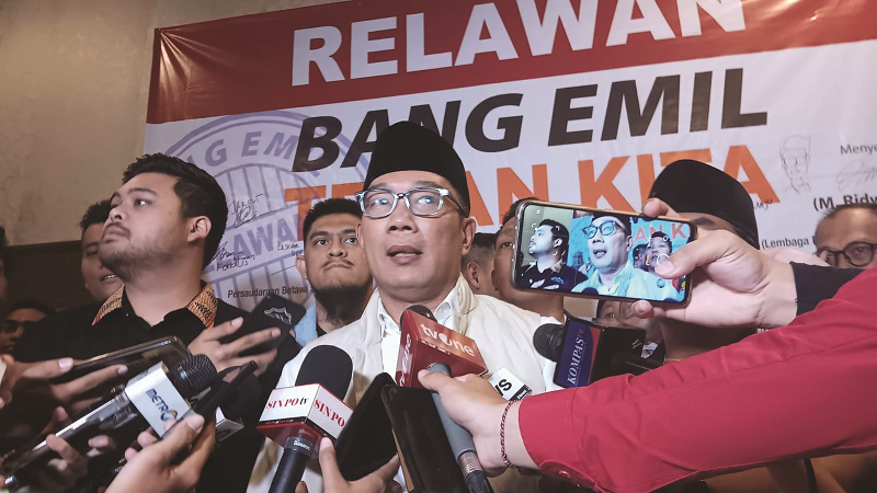 BERI PENJELASAN: Bakal calon Gubernur DKI Jakarta Ridwan Kamil. (Royyan/JawaPos.com)