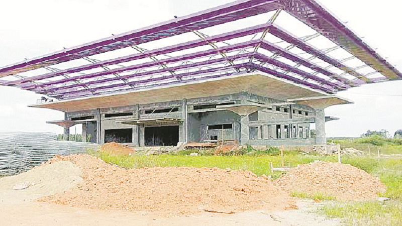 ISTIMEWA MANGKRAK: Pembangunan Bandara Paser terhadang keberadaan Bandara Internasional Nusantara. Dan terancam tak bisa dilanjutkan.