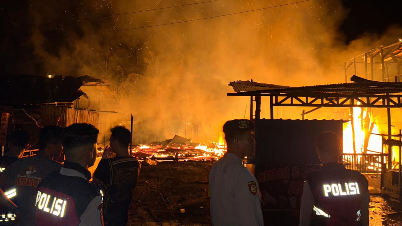 Istimewa PERISTIWA : Lokasi terbakarnya 7 unit rumah di Jalan Poros Kilometer 2, Desa Jelarai, Kecamatan Tanjung Selor, Kabupaten Bulungan, Kalimantan Utara, pada Jumat, 1 November 2024