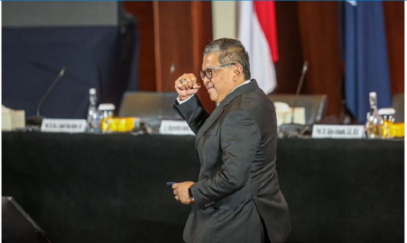 KRITIK: Sekretaris Jenderal PDI Perjuangan Hasto Kristiyanto menilai pelibatan Jokowi di Pilkada menunjukkan mentalitas di kontestasi Pilkada. &nbsp;(Miftahul Hayat/Jawa Pos)