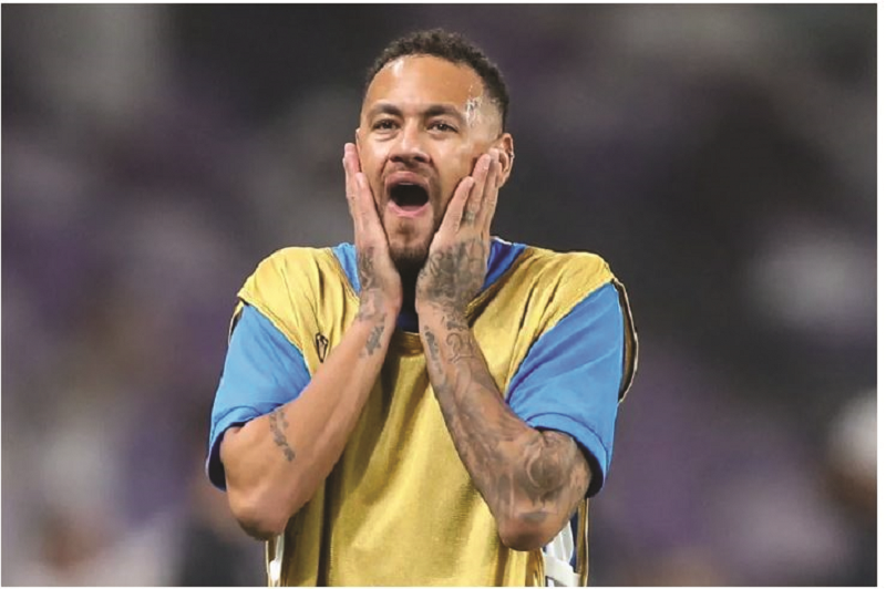 CEDERA LAGI: Pemain Al Hilal asal Brasil, Neymar, harus ditarik keluar karena cedera dalam pertandingan melawan tim Uni Emirat Arab, Al Ain, dalam laga Liga Champions Asia. (ANTARA/AFP/-)