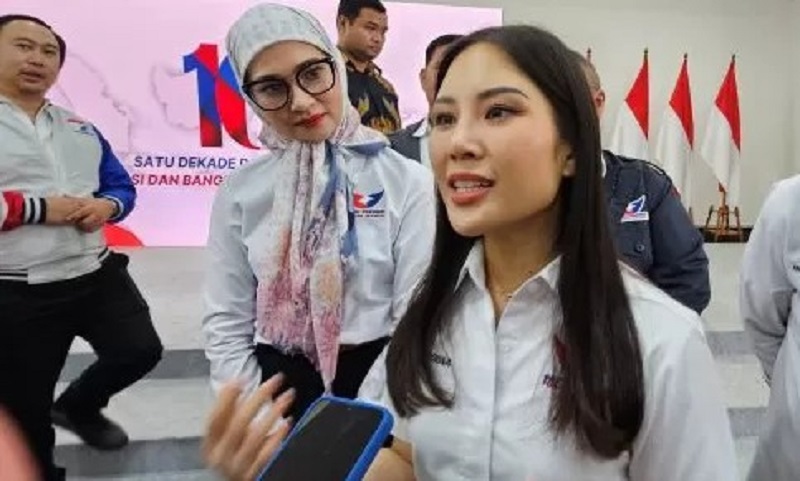 KONSISTEN: Ketua Umum Partai Perindo Angela Tanoesoedibjo di kantor DPP Partai Perindo, Jalan Diponegoro, Menteng, Jakarta Pusa. &nbsp;(Muhammad Ridwan/JawaPos.com)