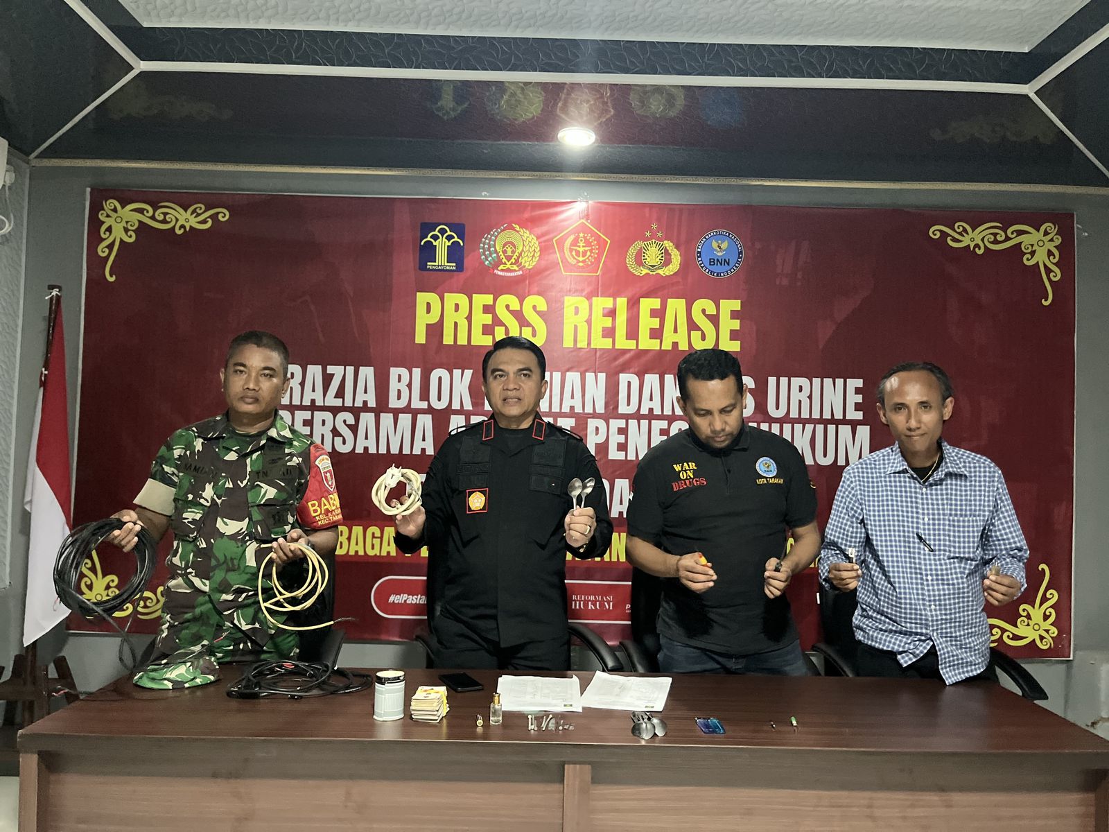 LAPAS TARAKAN RAZIA : Sejumlah barang yang ditemukan di dalam kamar hunian WBP Lapas Kelas IIA Tarakan.
