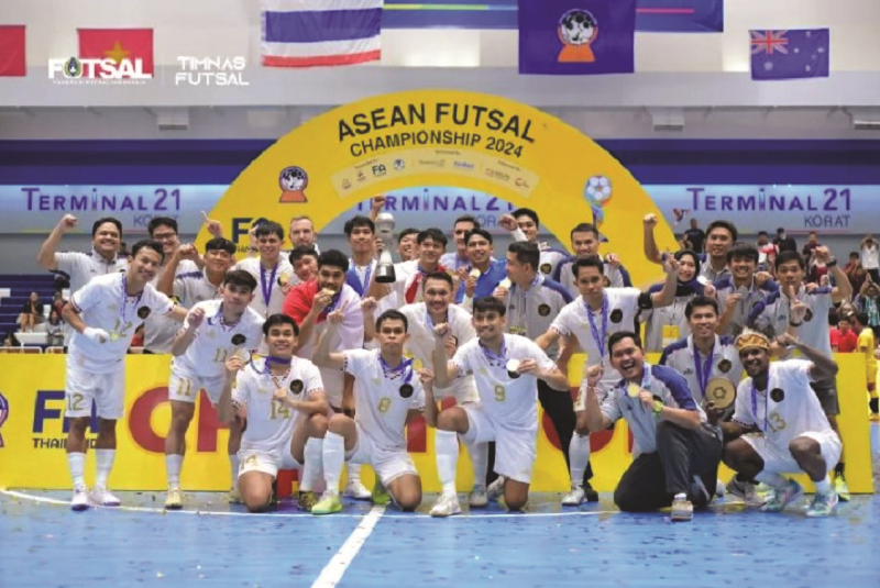Federasi Futsal Indonesia JUARA: Timnas futsal Indonesia memastikan gelar juara Piala AFF Futsal 2024. Indonesia mengalahkan Vietnam 2-0 pada final yang berlangsung di Terminal 21 Hall, Nakhon Ratcha