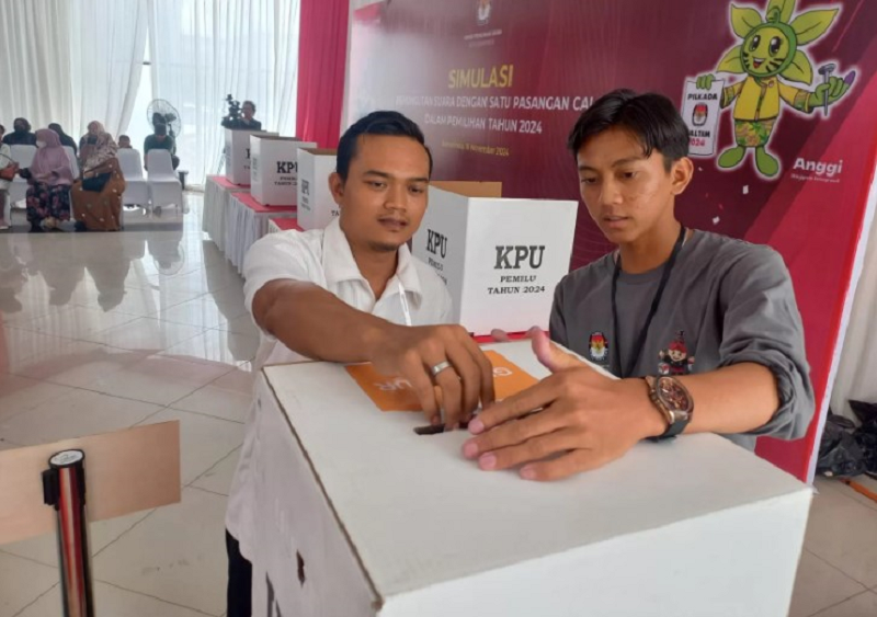 EKO PRALISTIO/KP KERAWANAN TINGGI: Simulasi pemungutan suara pada Pilkada Serentak 2024 diselenggarakan KPU Samarinda beberapa waktu lalu, Kaltim menjadi salah satu dari lima provinsi dengan tingkat