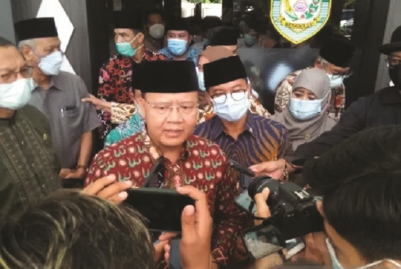 TERSANDUNG KASUS: Gubernur Bengkulu Rohidin Mersyah. (Carminanda/Antara )