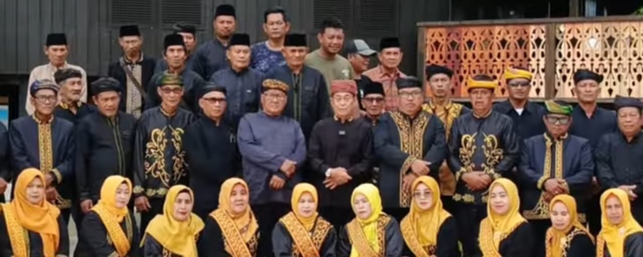 DEKLARASI: Lembaga Adat Tiidung siap.mengawal dan mengamankan surat suara hingga penetapan oleh KPU Tana Tidung.