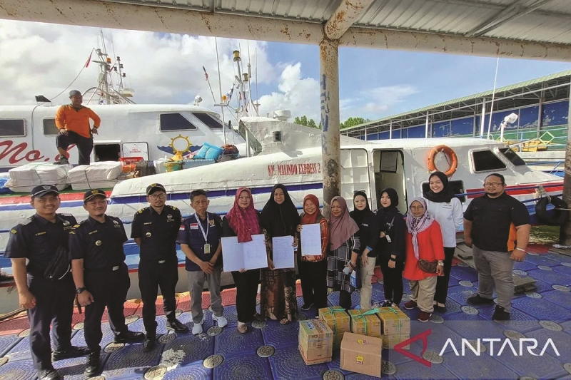 ANTARA/HO-PLN UID Kaltimra EKSPOR: Jajaran PLN UID Kaltimra, Disperindagkop Nunukan, dan Bea Cukai Nunukan mendampingi pelaku UMKM binaan Rumah BUMN yang produknya akan diekspor ke Malaysia