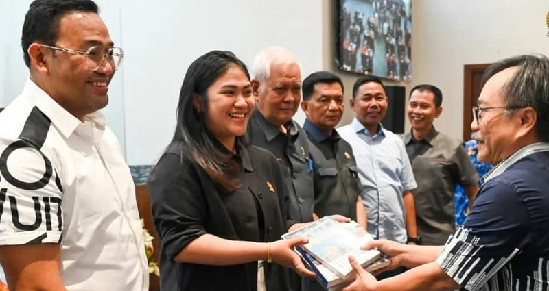 DPRD KALTARA REGULASI: DPRD dan Disdikbud Kaltara melakukan RDP membahas Raperda tentang Perbukuan dan Literasi.