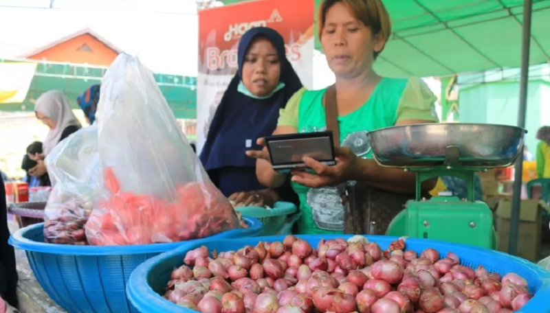 ISTIMEWA LONJAKAN HARGA: Pedagang bawang di Pasar Segiri Grosir Samarinda.