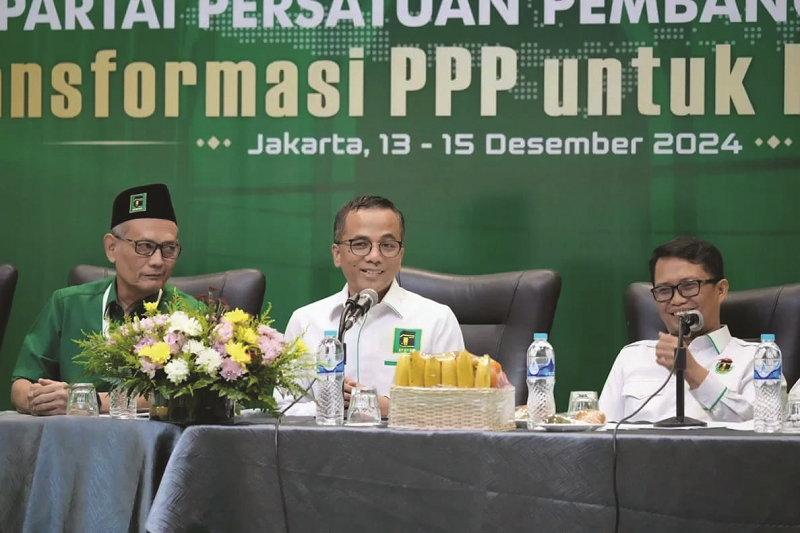 Sekjen DPP PPP Arwani Thomafi (tengah). (Istimewa)
