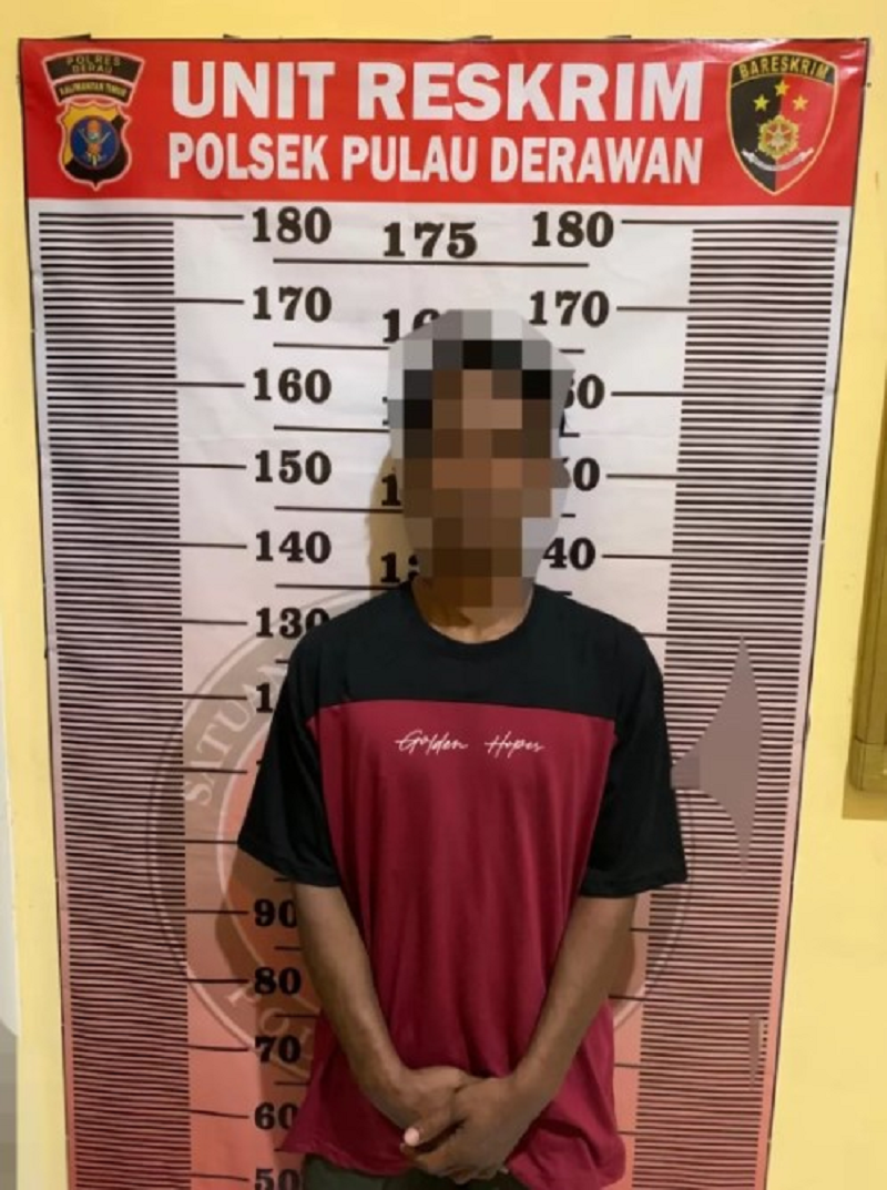 ISTIMEWA DIAMANKAN: Pelaku F yang diamankan personel Polsek Pulau Derawan akibat kedapatan menyimpan sabu-sabu.