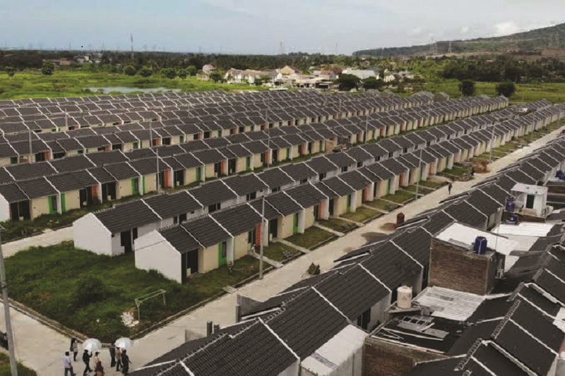 INT &nbsp;BERI DUKUNGANPemerintah terus mendorong realisasi program 3 juta rumah di tengah tantangan likuiditas yang terbatas.