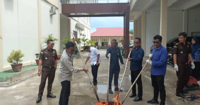 ISTIMEWA DIMUSNAHKAN: Barang bukti sabu-sabu, ekstasi, dan ganja saat dimusnahkan, Selasa (17/12).