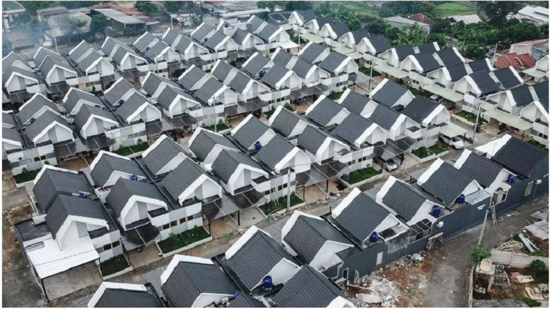 PROPERTI: Foto udara suasana perumahan di kawasan Depok, Jawa Barat. (SALMAN TOYIBI/JAWA POS)