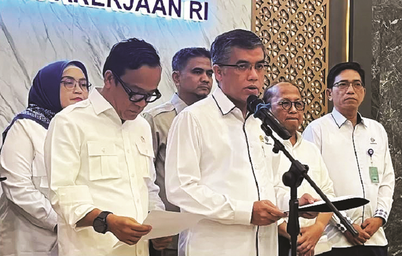 NAKER: Menteri Ketenagakerjaan, Yassierli memastikan pelaksanaan norma ketenagakerjaan selama libur Natal 2024 dan Tahun Baru 2025 atau Nataru. (Nurul Fitriana/JawaPos.com)