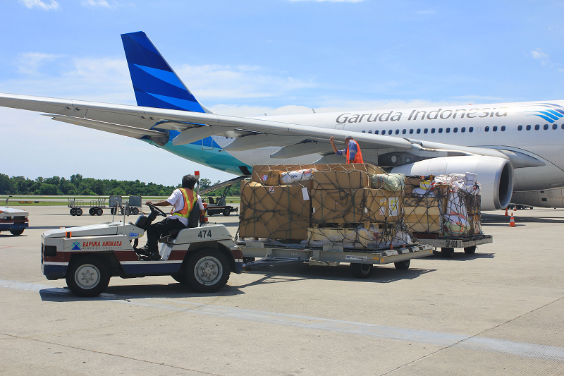 KP LOGISTIK: Kebijakan penurunan harga tiket pesawat dapat mempercepat pengiriman barang melalui kargo udara yang bakal mengalami lonjakan permintaan selama periode Nataru.