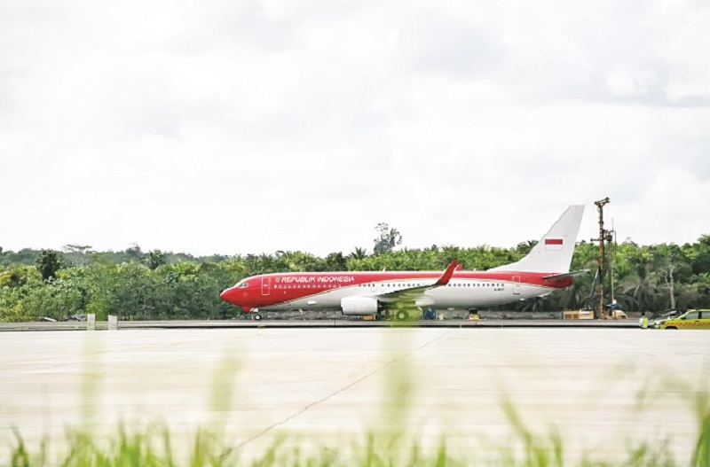 DOK/KEMENHUB MASIH BANDARA VVIP: Pesawat Kepresidenan Boeing Business Jet 737-800 mendarat di landasan pacu di Bandara Internasional Nusantara pada 11 Oktober 2024.