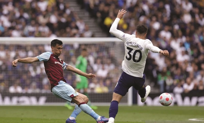 REUTERS STABIL: Sempat dikabarkan cedera, pemain Tottenham Hotspur Rodrigo Bentancur dipastikan dalam kondisi stabil.