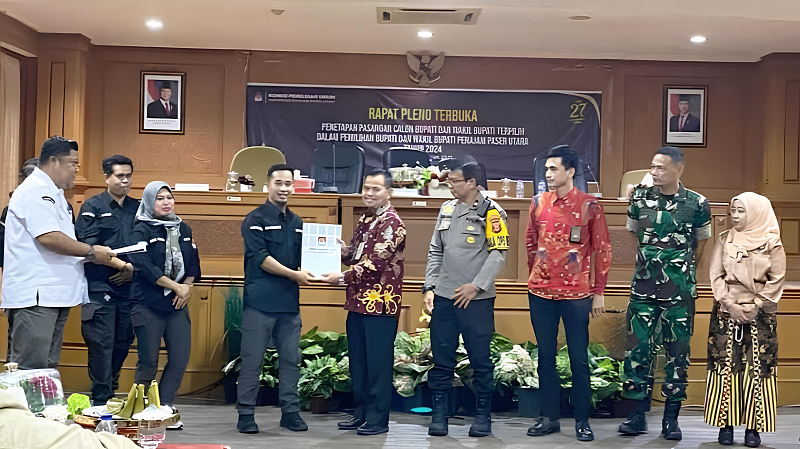 ISTIMEWA RESMI DITETAPKAN: KPU Kabupaten PPU resmi menetapkan pasangan calon (paslon) nomor urut 1, Mudyat Noor dan Abdul Waris Muin, sebagai Bupati dan Wakil Bupati PPU terpilih untuk periode 2025-2