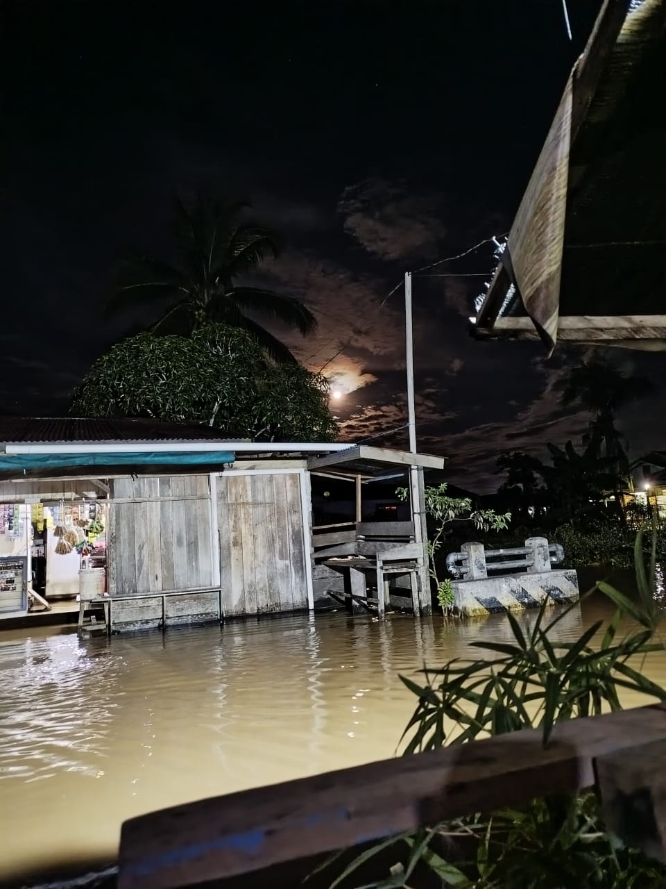 IST WASPADA: Salah satu rumah warga di Malinau yang terdampak banjir.