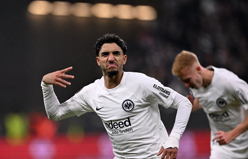AFP/KIRILL KUDRYAVTSEV BERIKAN PENAWARAN: Manchester City dikabarkan sudah mengajukan penawaran resmi untuk mendatangkan penyerang Omar Marmoush dari Eintracht Frankfurt.
