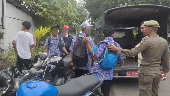 ISTIMEWA DIAMANKAN: Tujuh pelajar yang diamankan Satpol PP Tarakan.