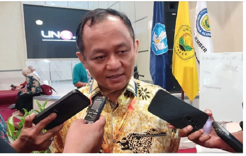 BERI PENJELASAN: Sekretaris Jenderal DPP Partai sekaligus Ketua Fraksi Partai Golkar DPR RI Sarmuji. ANTARA/Zumrotun Solichah
